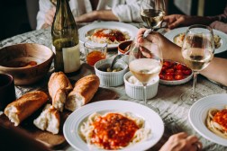 Hosting Successful Dinner Parties 101: A Step-by-Step Guide for Beginners